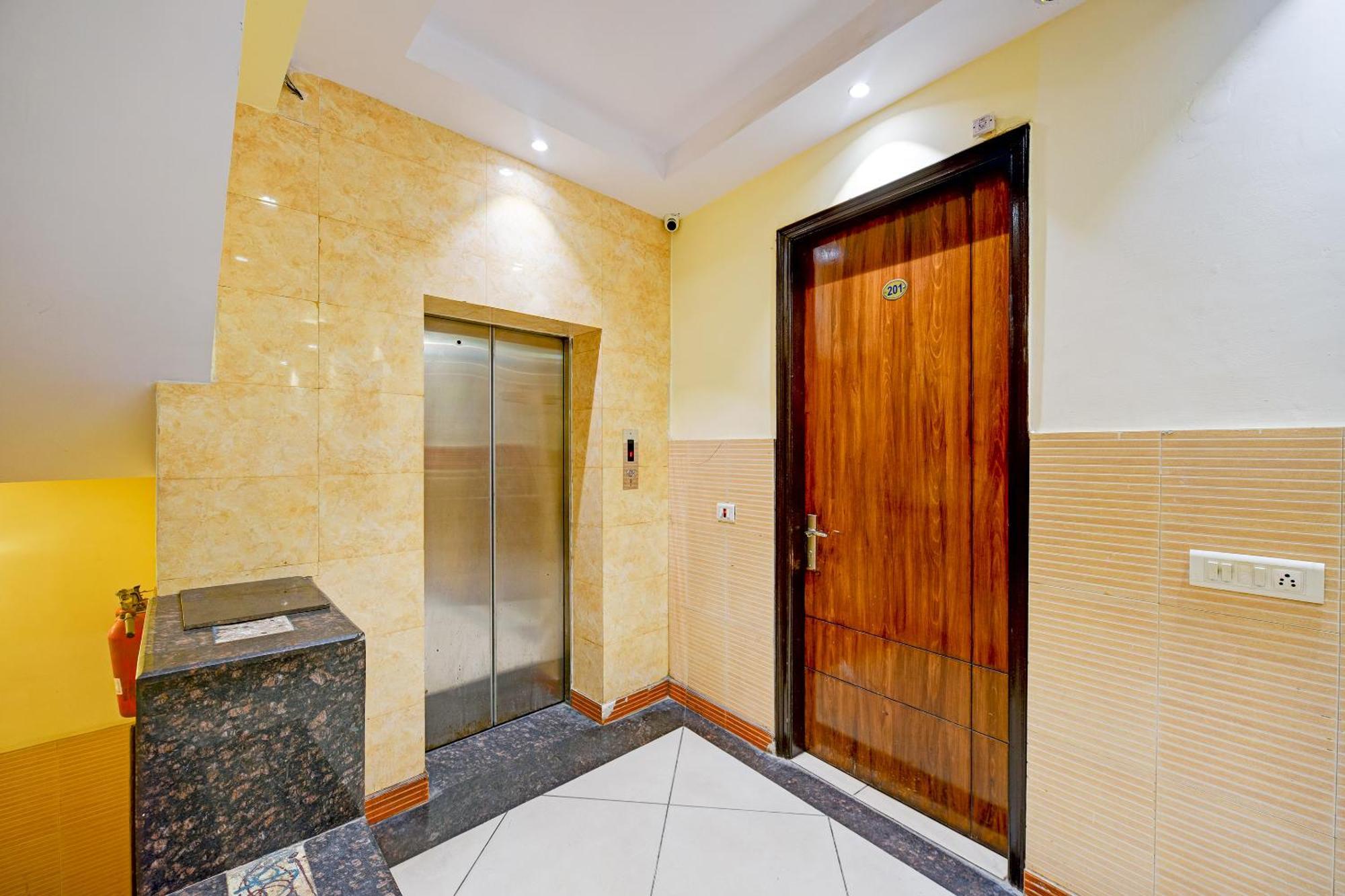Hotel Le Grand - Walk-In From Rk Ashram Metro Station New Delhi Exterior foto