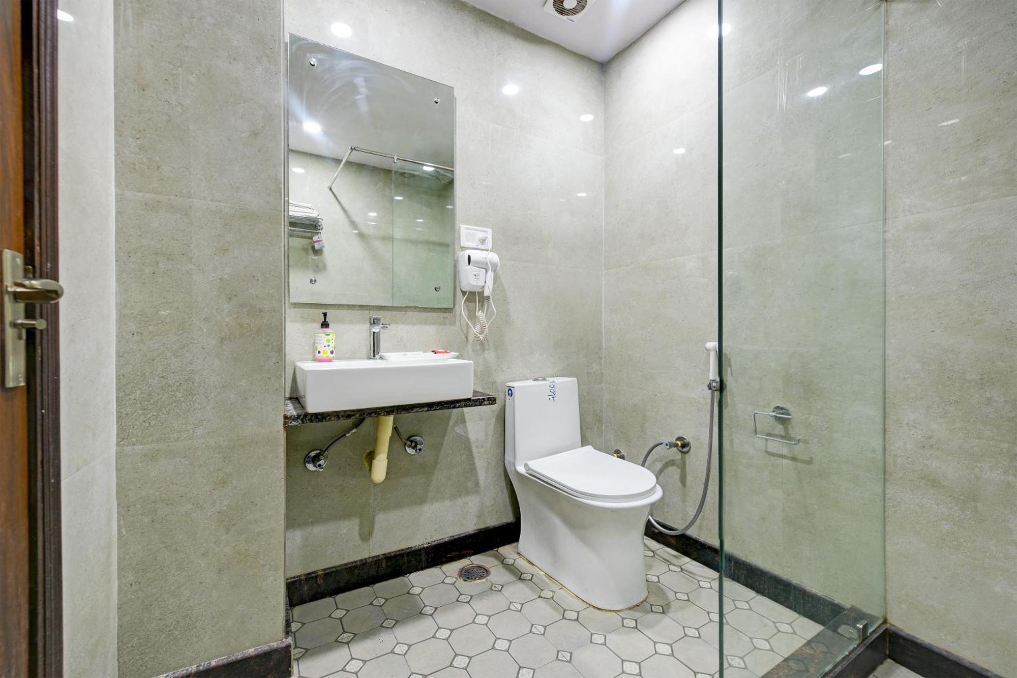 Hotel Le Grand - Walk-In From Rk Ashram Metro Station New Delhi Exterior foto