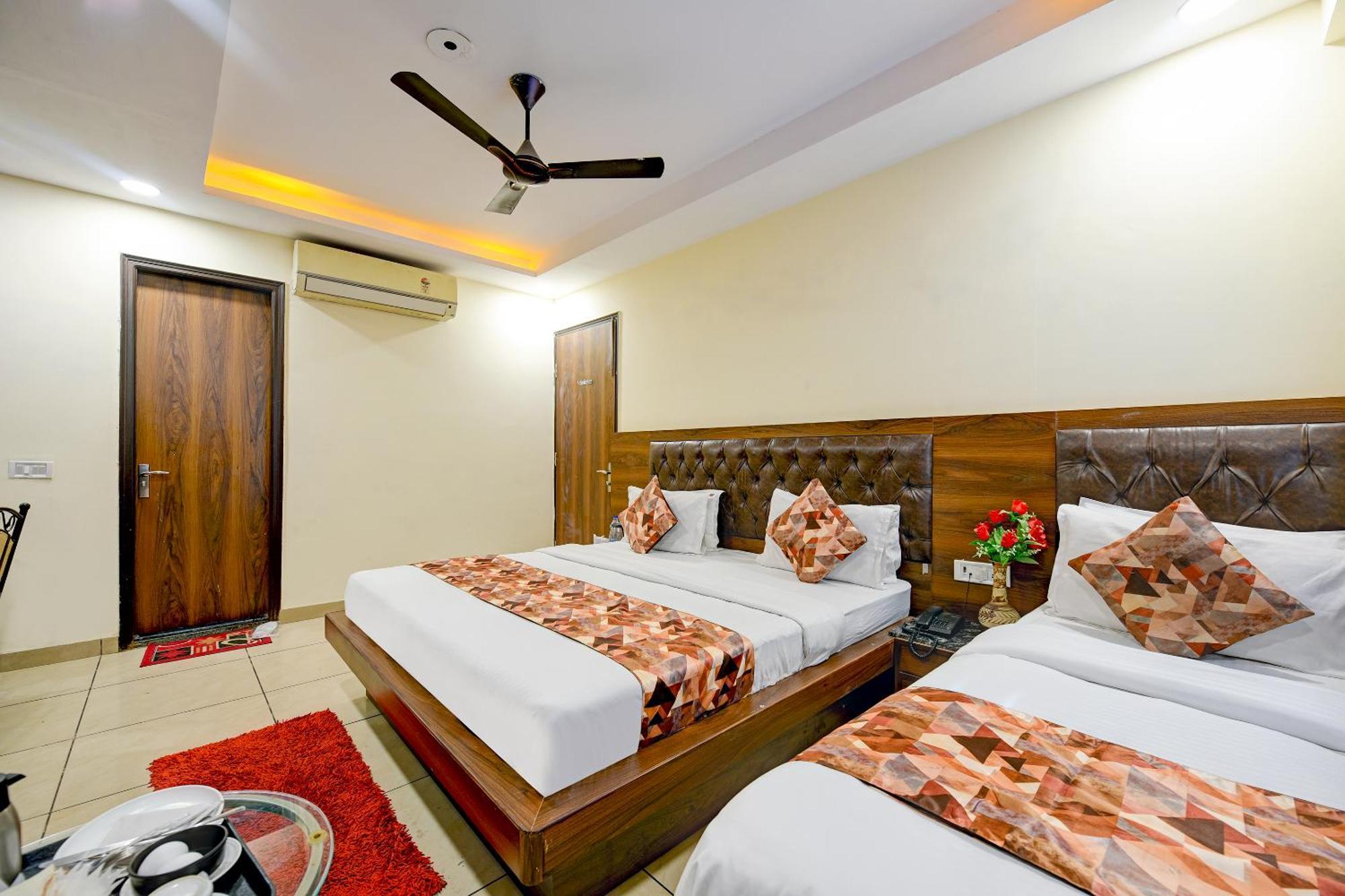 Hotel Le Grand - Walk-In From Rk Ashram Metro Station New Delhi Exterior foto