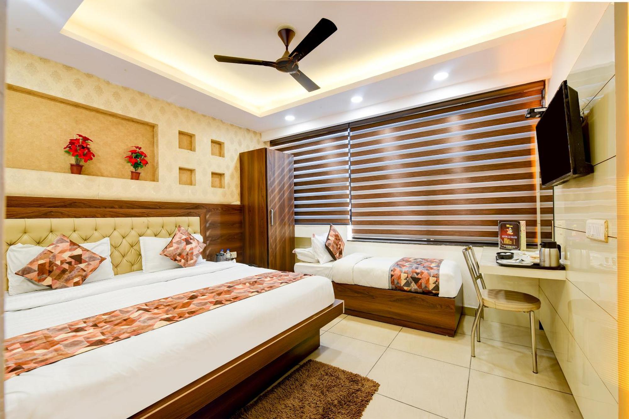 Hotel Le Grand - Walk-In From Rk Ashram Metro Station New Delhi Exterior foto