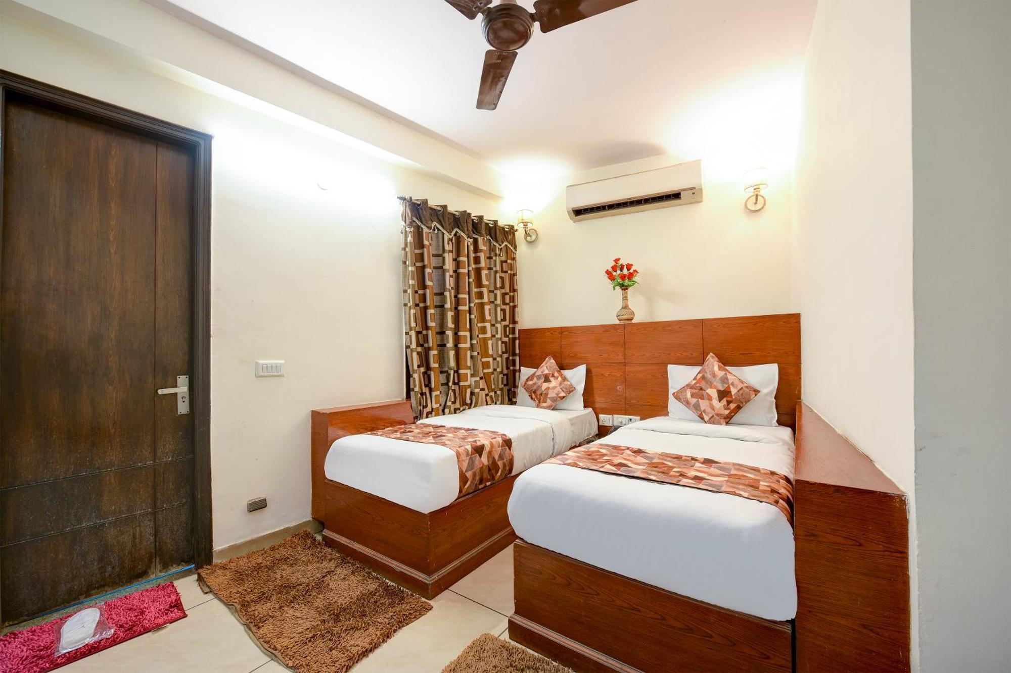 Hotel Le Grand - Walk-In From Rk Ashram Metro Station New Delhi Exterior foto