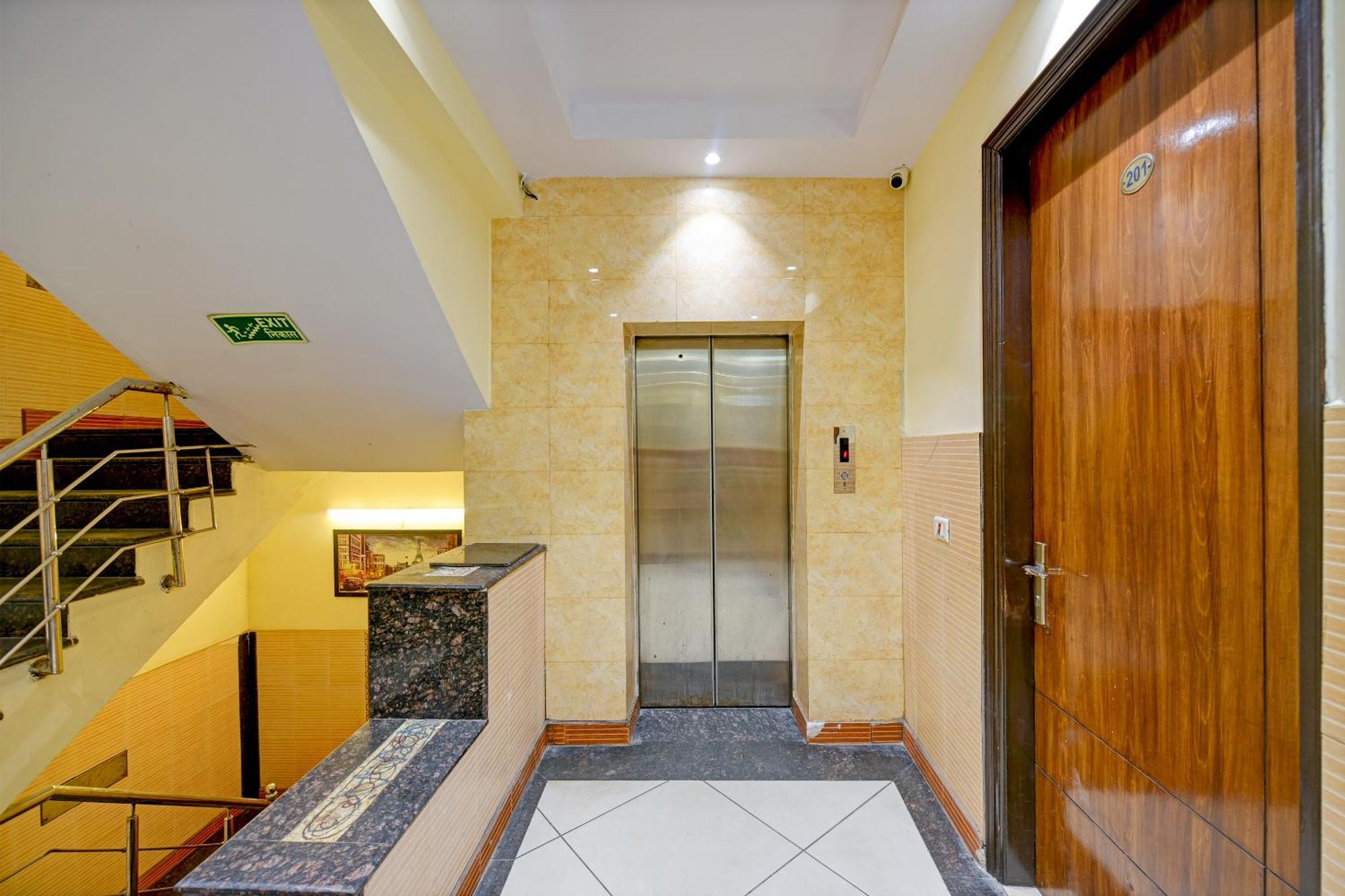 Hotel Le Grand - Walk-In From Rk Ashram Metro Station New Delhi Exterior foto