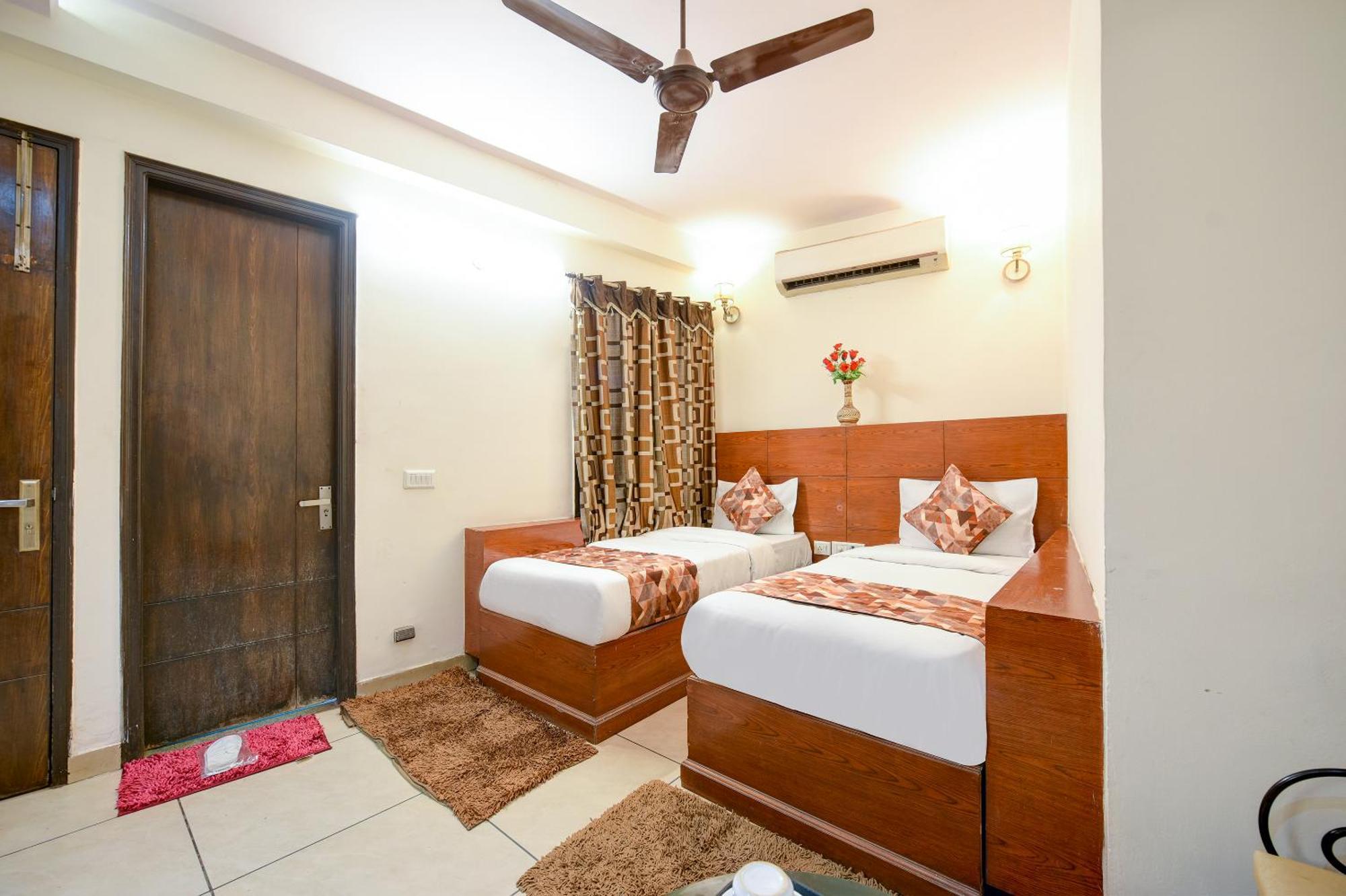 Hotel Le Grand - Walk-In From Rk Ashram Metro Station New Delhi Exterior foto